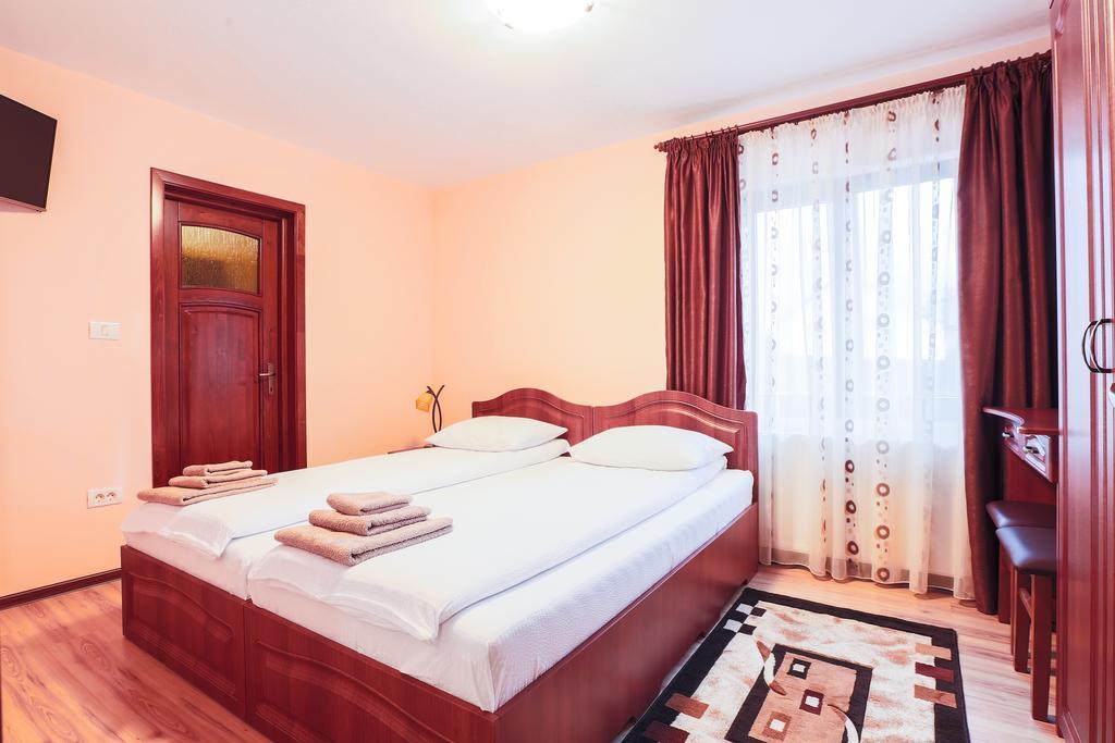 Pensiunea Dor De Casa Pestenita Buitenkant foto